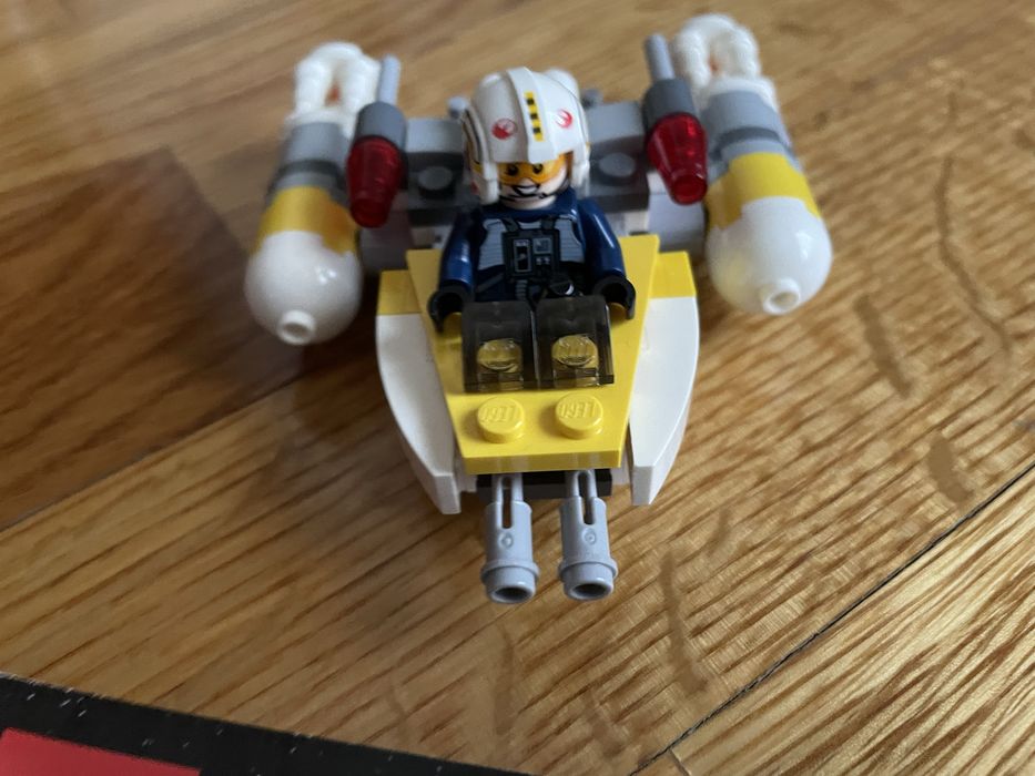 LEGO 75162 - Star Wars -  Wing (Idade mínima: 6 - 90 Peças)
