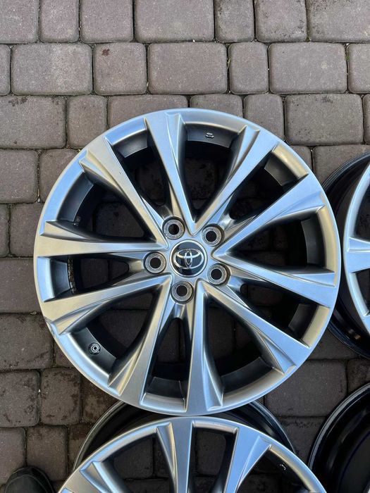 Oryginalne alufelgi Toyota 5x114,3 18 CZUJNIKI RAV 4 C-HR AVENSIS