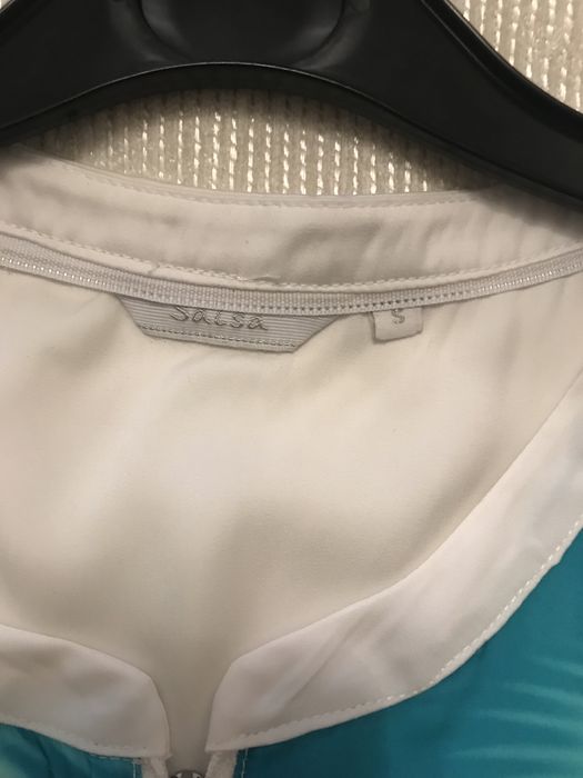 Blusa Salsa cor azul e branca