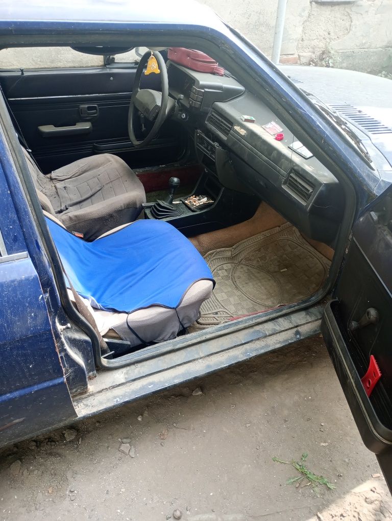 Разборка Ауди 80 Б2/ Запчасти Ауди 80 Б2/ Двери Ауди 80/ кпп Ауди 80: ...