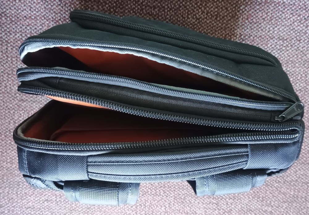 міцний чорний рюкзак для ноутбука eBags Professional Slim