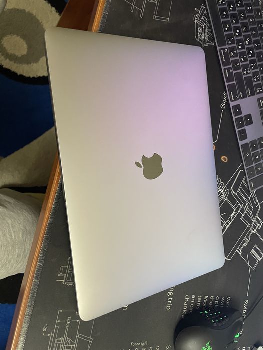 Macbook pro 13.3 (16 gb / 512 ssd) Touchbar