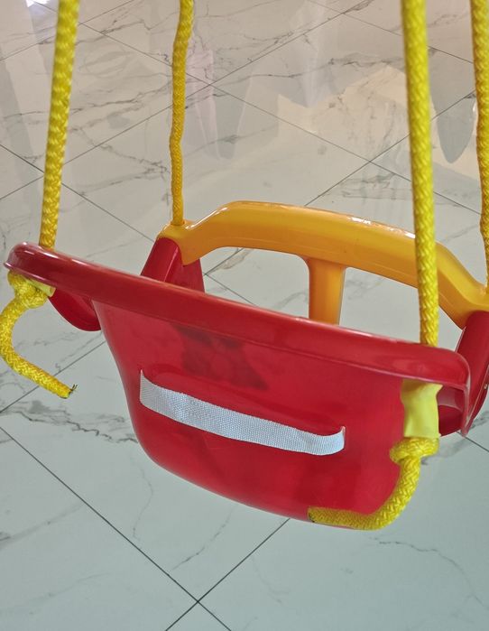 Huśtawka plastikowa dla dziecka