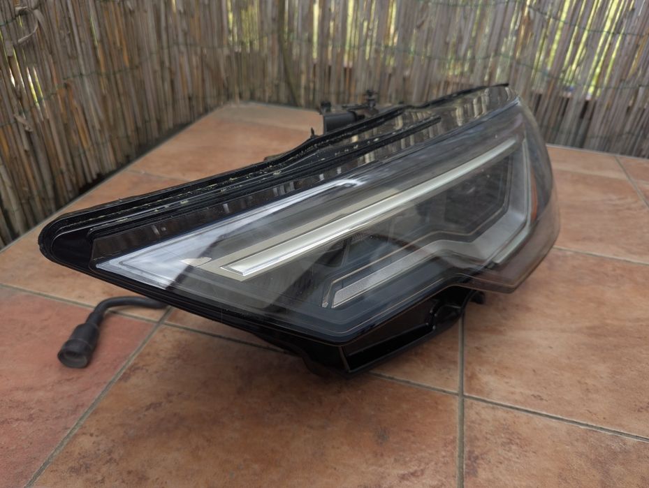 Lampa Lewa  Audi A6 C8 2019