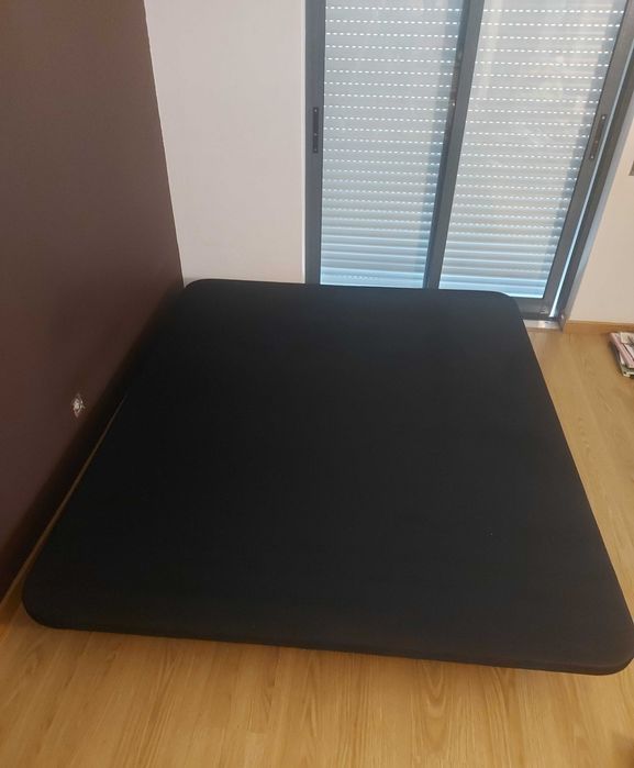 Estrato 1,60 x 200, está em bom estado