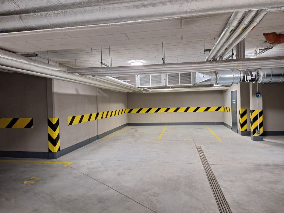 Miejsce postojowe na wynajem Stawki Okólna 123