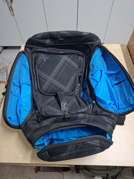 Mochila Hurley com saco de Pc incluído