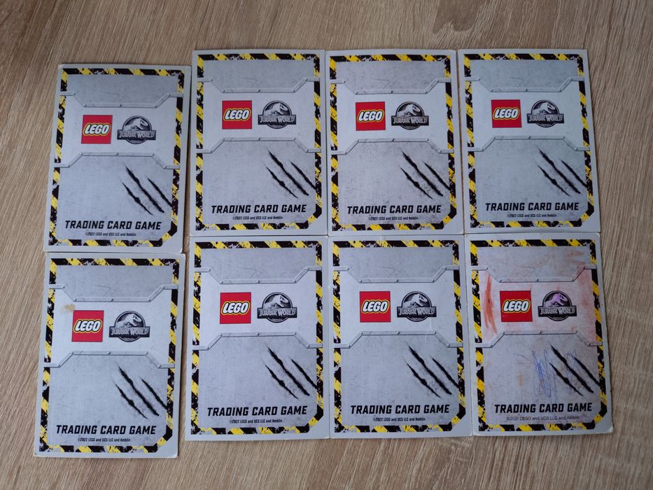 Karty Jurassic World 8 sztuk