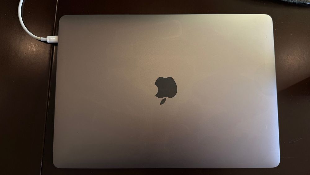 Apple MacBook Pro 13 2019 i5 8GB RAM 128GB SSD Space Gray