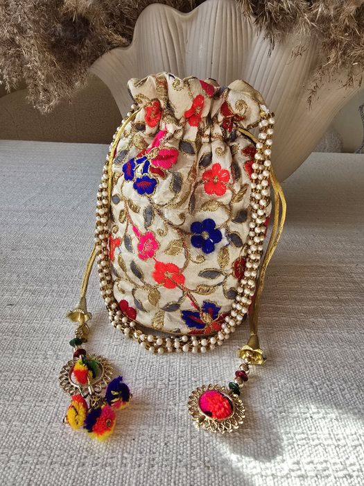 Torebka jedwabna z Indii sakiewka worek