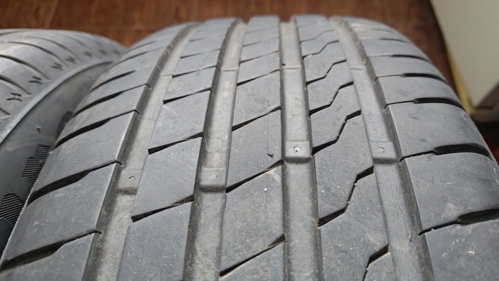 Продам 2 колеса  Firestone 215-60-16