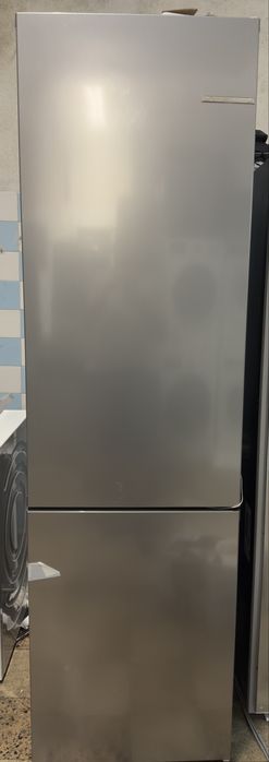 Frigorifico Combinado BOSCH KGN392LAG (No Frost - 203 cm - 363 L - Inox