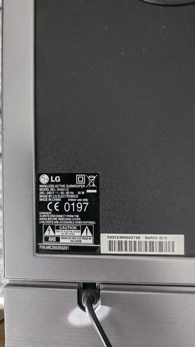 Sistema de som LG (barra e subwoofer)