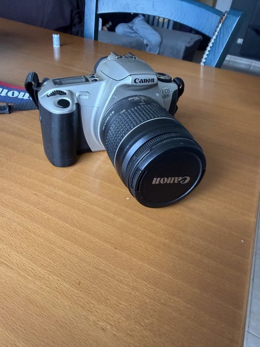 Vendo Canon EOS 300 em muito bom estado de conservação