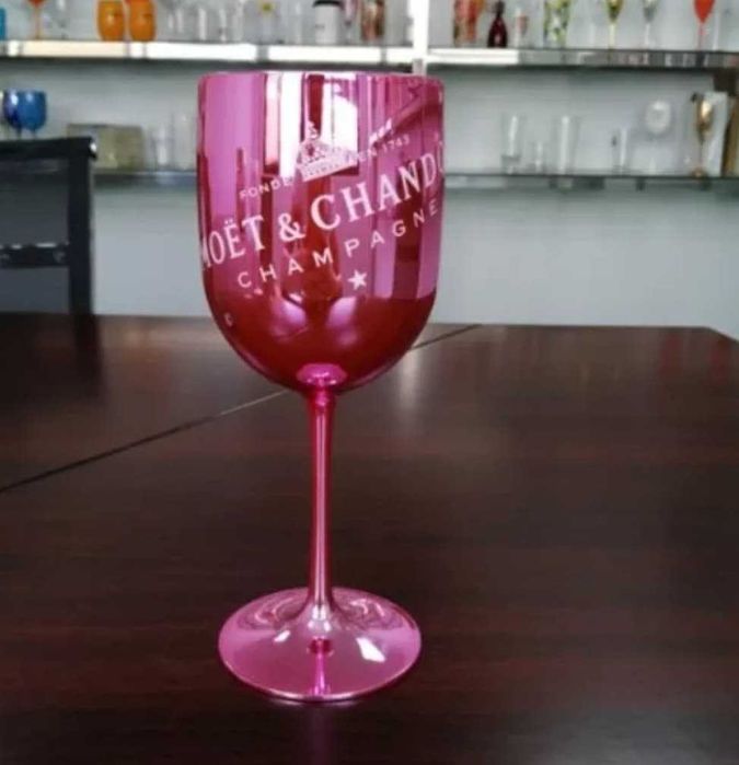 Moët & Chandon – metaliczny kieliszek do szampana RÓŻ