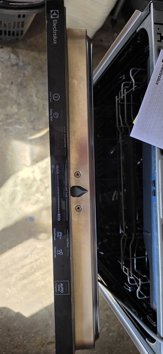Zmywarka Electrolux EEM48221L uszkodzona / brak prądu / na części