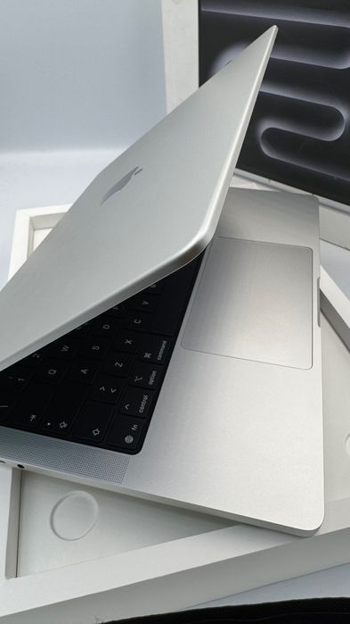 Apple MacBook Pro 14" M5 Pro 24/1TB Silver (MGDN4) 2025