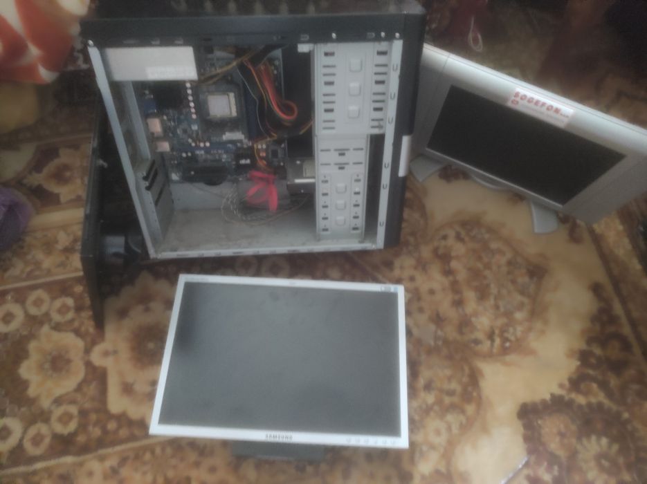 Комп'ютер, монітори