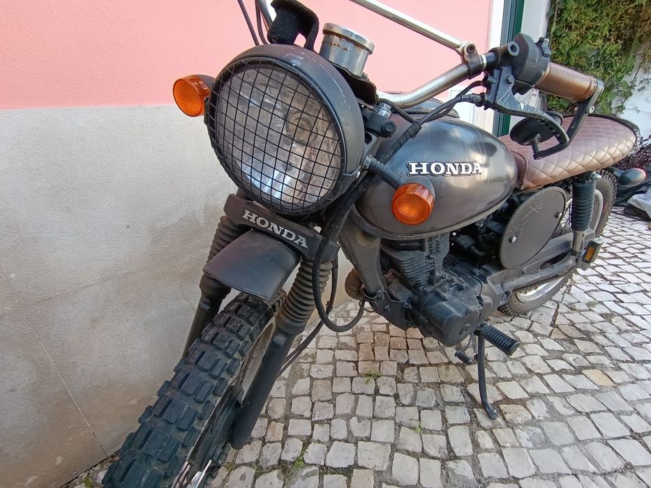 Mota Honda CG Scrambler 125 personalizada