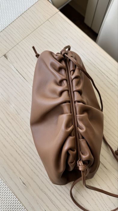 Шкіряна сумка хмаринка Estro