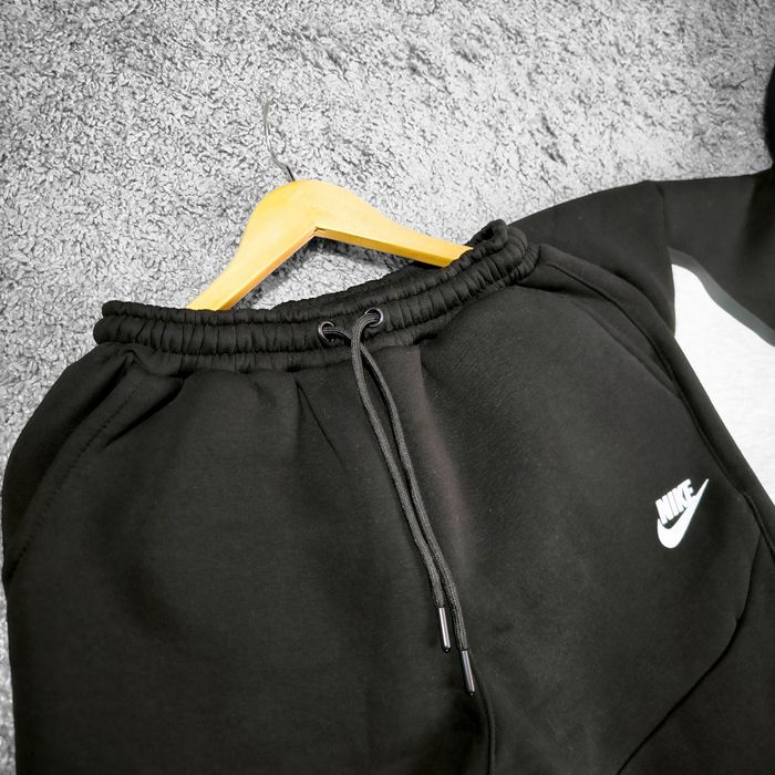 Зимовий чоловічий спортивний костюм Nike чорний з білим