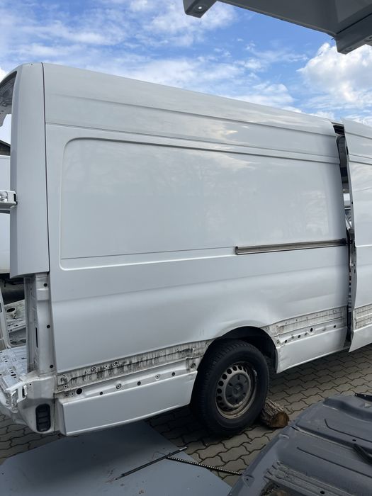 Бочина бік правий Mercedes Sprinter W907 LONG