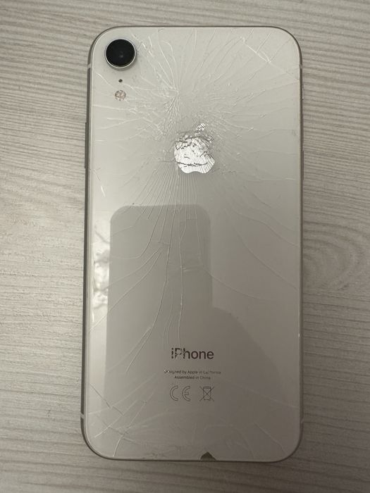 iPhone X R rozbite na części