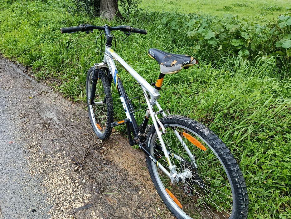 Bicicleta de Montanha GT Aggressor - Quadro em Alumínio (Reforçada)