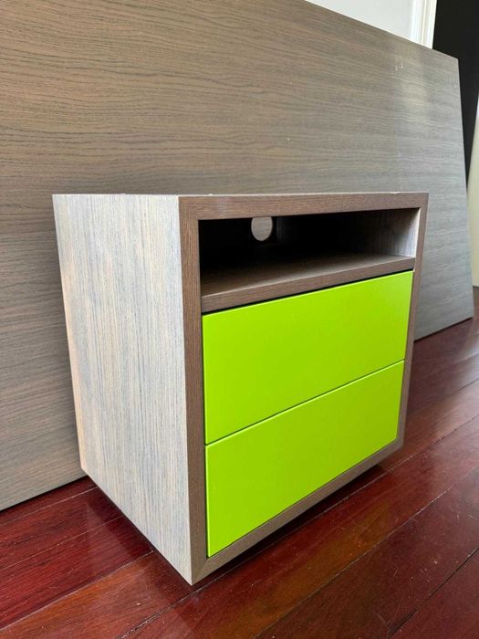 Cómoda de quarto em carvalho
