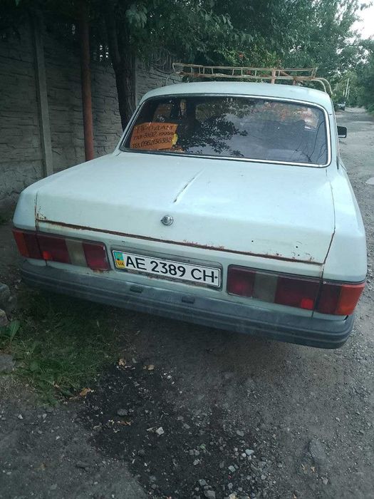 Продаю автомобіль ГАЗ 3102. 1995 р/в, на ходу..