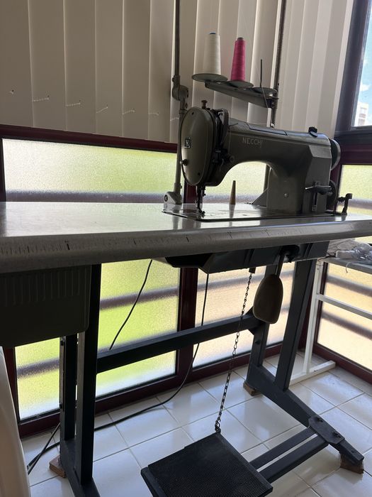 Máquina de Costura Industrial NECCHI