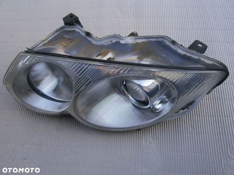 Lampa Reflektor Lewa Euro Chrysler 300m