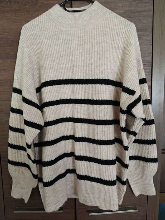 Sweter damski jasny beż.
