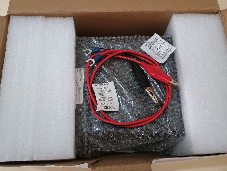 Fonte de Alimentação Regulável  DC 0-30 V (10  A)
