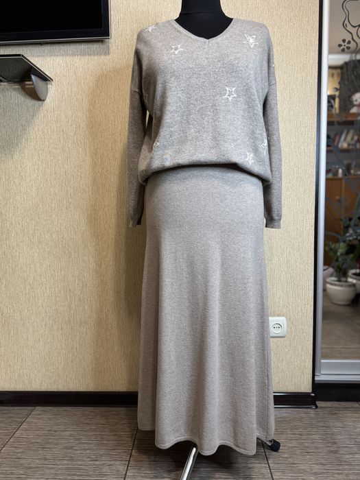 довга юбка , спідниця з натуральної меріносовоі вовни Massimo Dutti