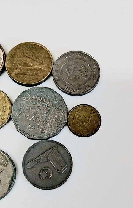 Lote de 8 moedas antigas vários países
