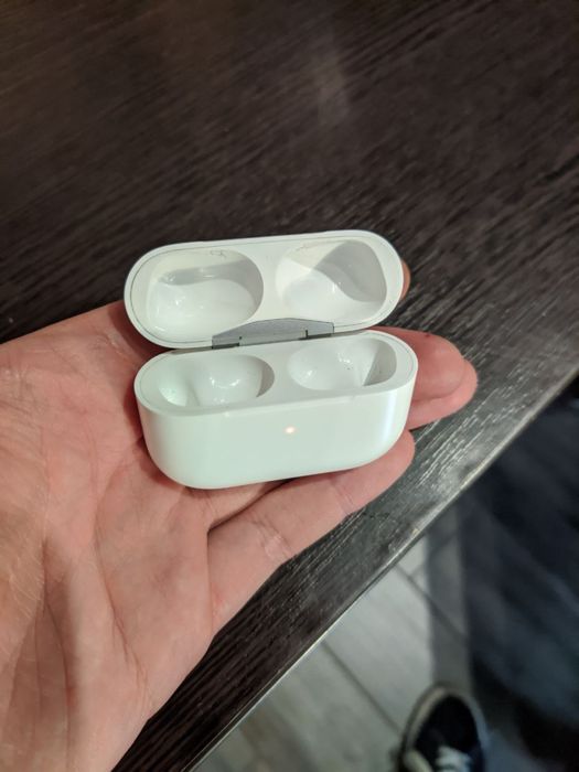 Etui Ladujace Airpods Pro 1  A2084 Stan idealny