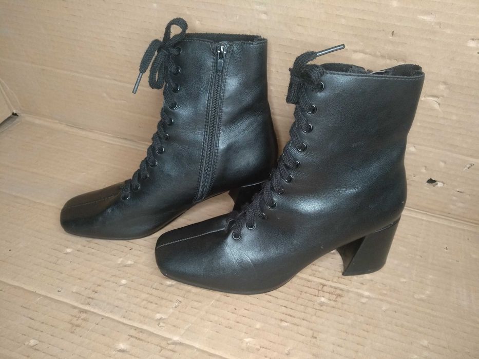 Ботильйони Sinsay чорні р. 38