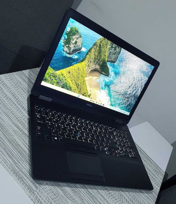 Dell Latitude FullHD 250nit!!! intel®core™i7/AMD® Radeon R7™ M360/SSDNvme/Bluetooth/Lan/PC/Win11