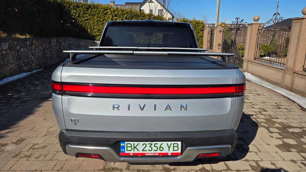 2024 Rivian R1T Dual Large