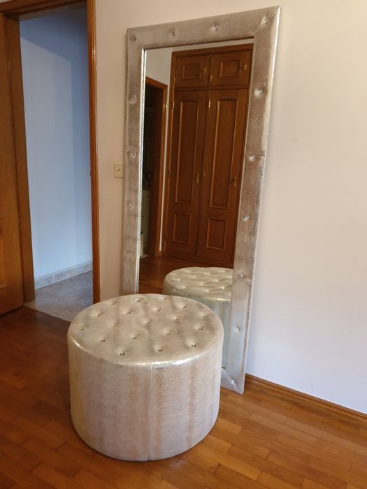 Urgente Espelho, puf,  almofadas tudo com cristais do swarovski