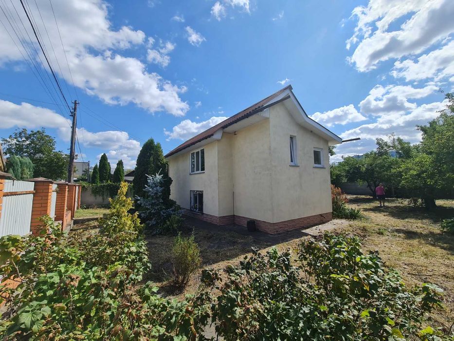 Продам будинок, Русанівські сади, вул. 3-тя Садова, чудовий стан, все залишається в будинку .