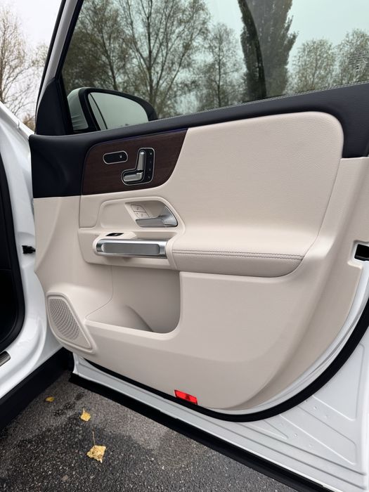 Продам  MERCEDES Benz GLB 250