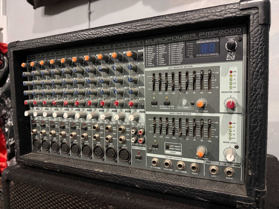 Powermixer Behringer Europower PMP2000