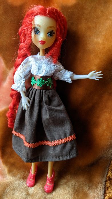 Лялька Дана у костюмі