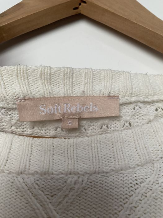 Sweter Soft Rebels