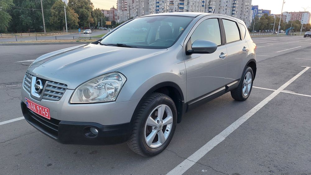 Nissan Qashqai  2009г. 1.6 бензин