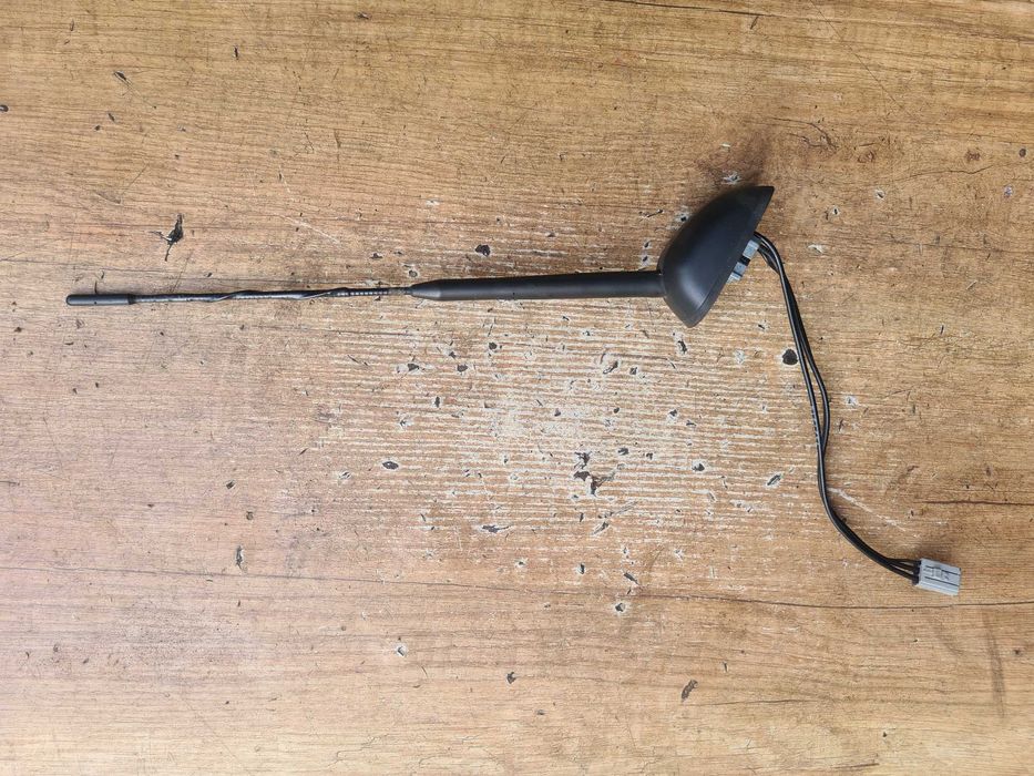 Suzuki Swift VI MK8 antena dachowa