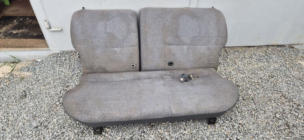 Диван з роздільною спинкою escort