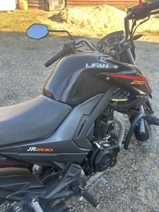 Продам мотоцикл LIFAN JR 200